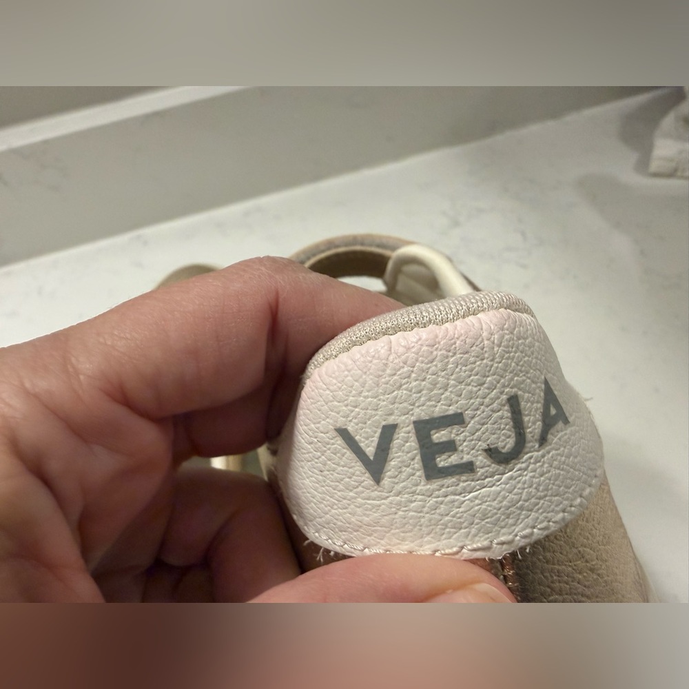 Veja ChromeFree Recife Sneakers size 39 - Anthropologie gold and white - Picture 6 of 13